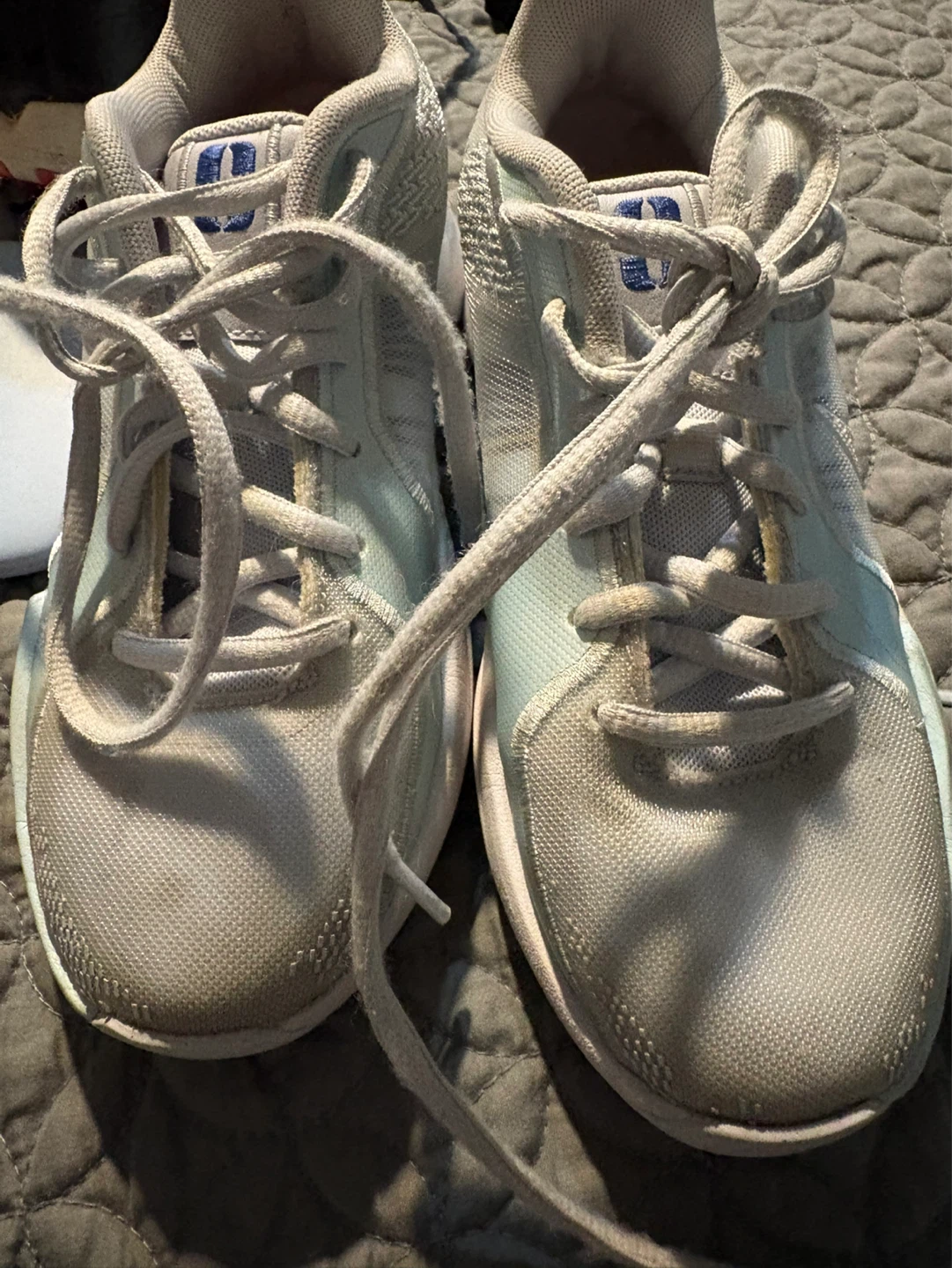 Girls Nike gym shoes - photo 4