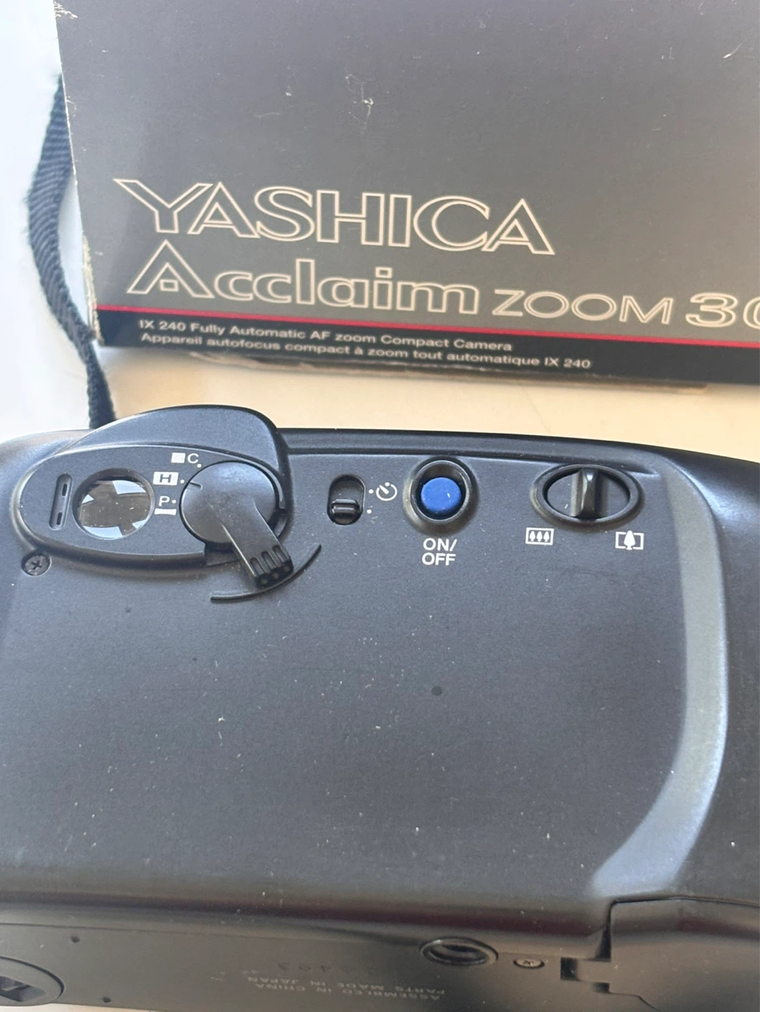 Yashica Acclaim Zoom 300 IX 240 Camera - photo 3