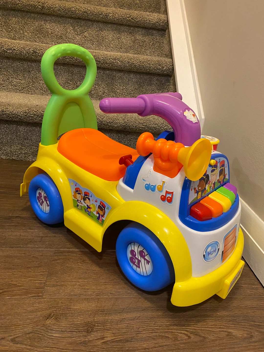 Fisher-Price Little People Ride-On Musical Parade Toy Car - photo 2