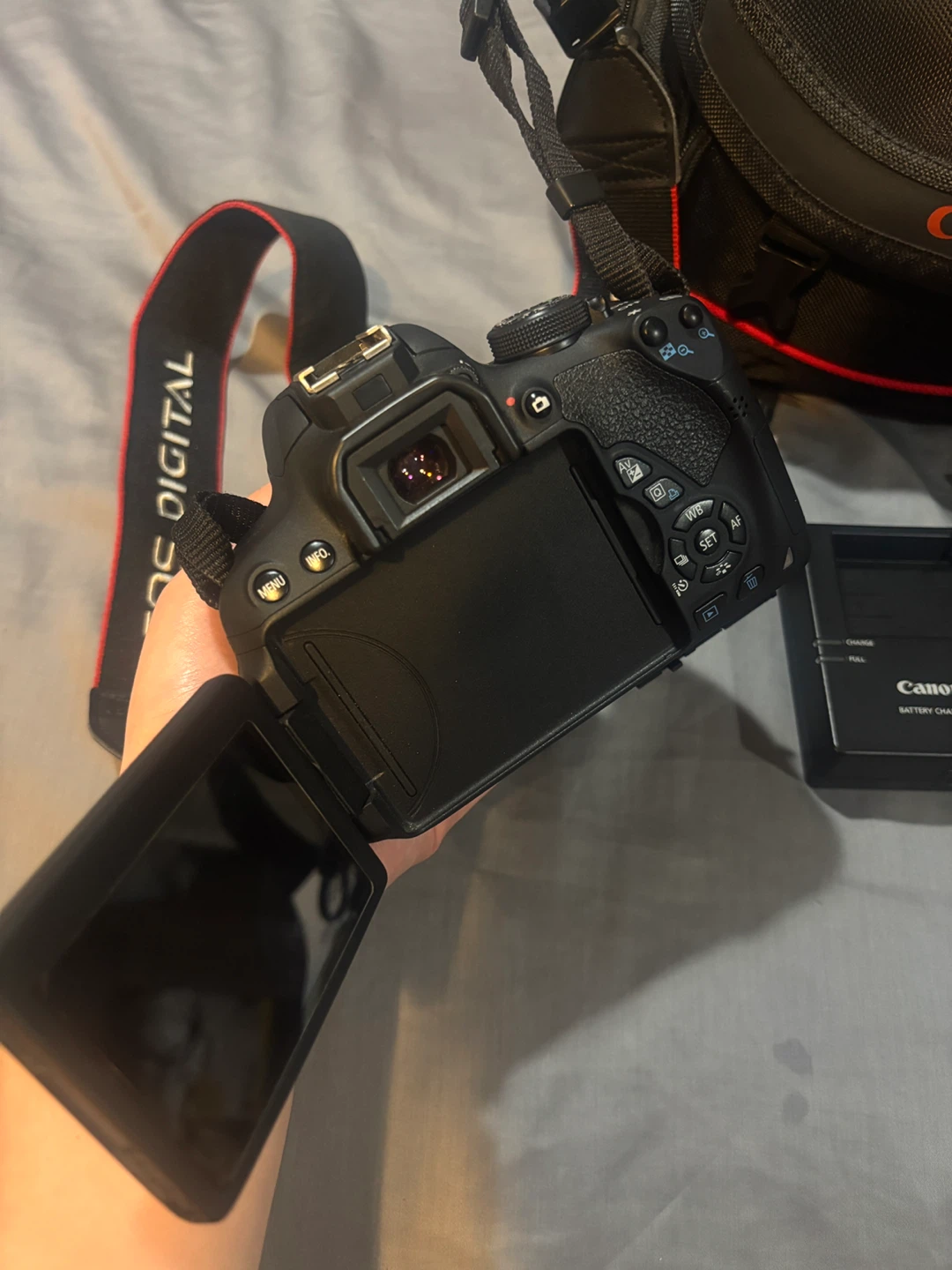 CAMERA CANON 700D-T5i WITH EF-S 18-55mm f/3.5-5.6 - photo 3