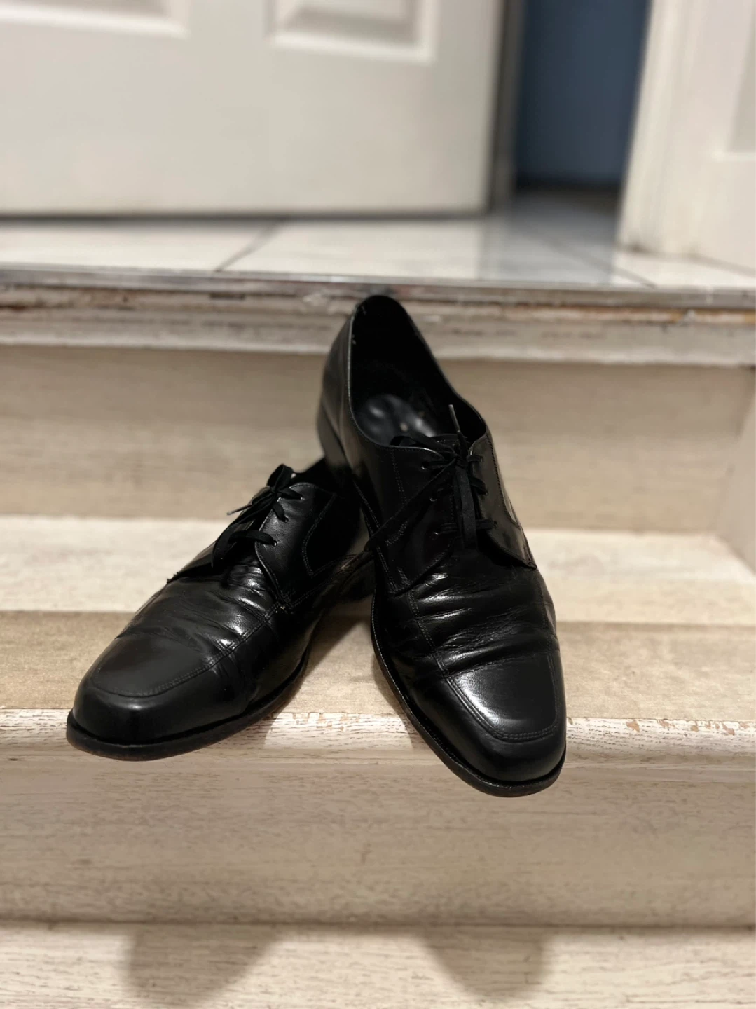 The Florsheim Shoe Co. Black Leather Oxford Dress Shoes