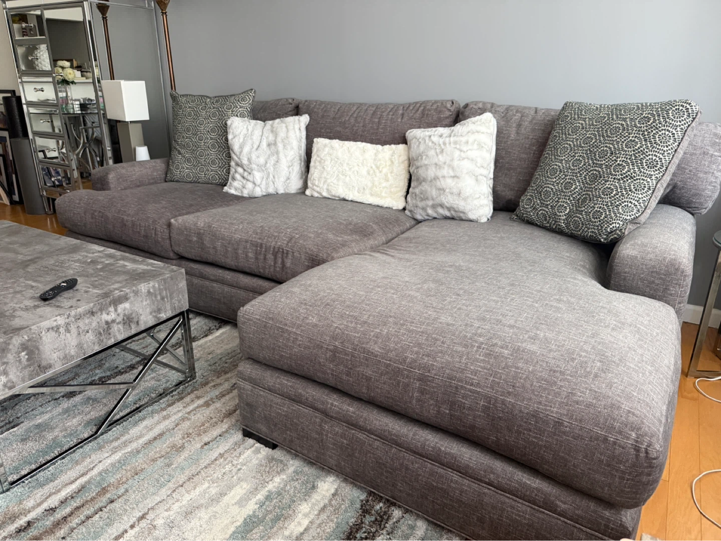 Sectional Sofa with Chaise - photo 3