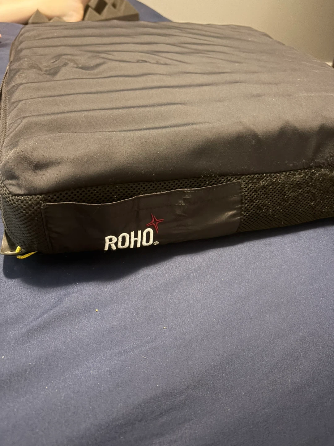 19.5” x 18.5” x 4.25” ROHO Quadtr Select High Profile Cushion - photo 5