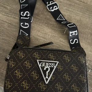 Guess crossbody bag with logo strap