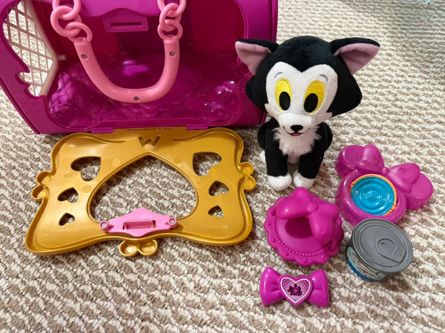 Disney Minnie Mouse Pet Carrier Toy with Accessories - photo 2