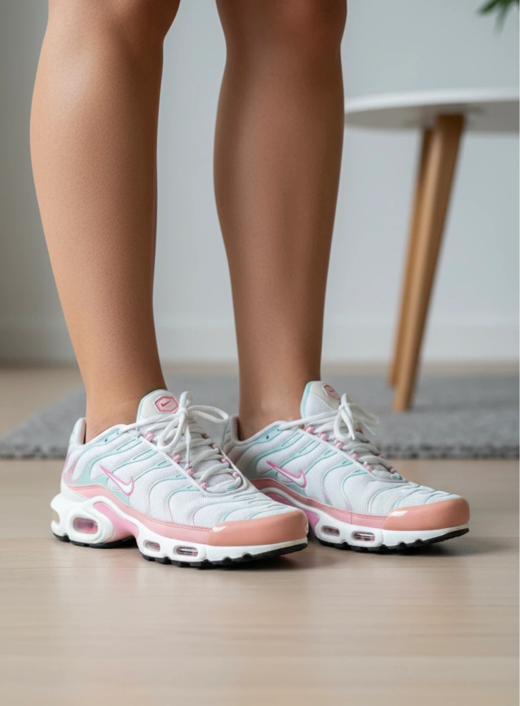 Nike Air Max Plus Sneakers - US 5.5 woman’s
