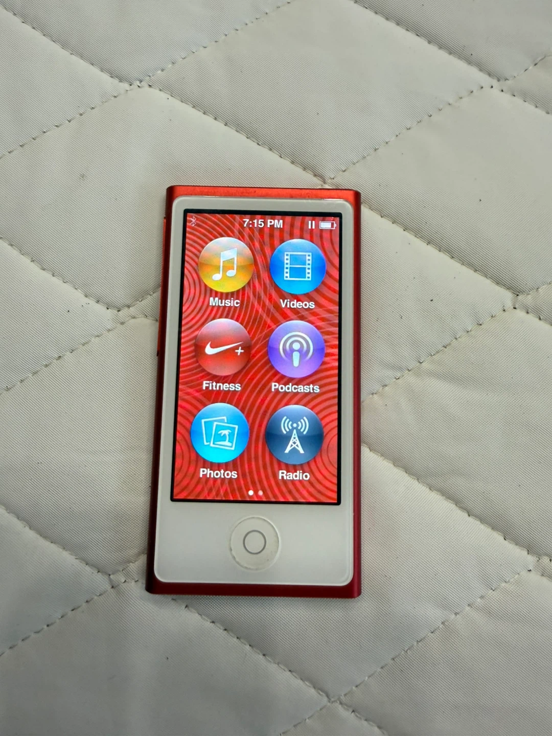Apple iPod Nano 7th Gen Red 16gb