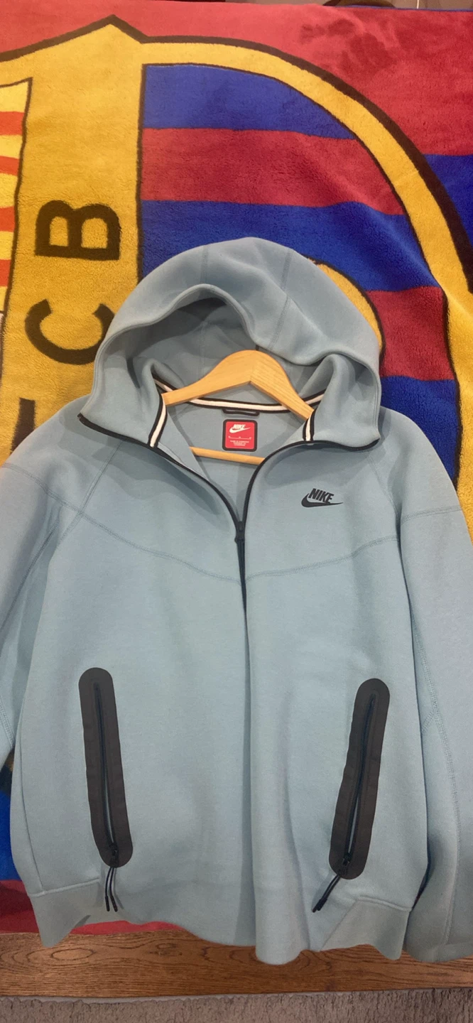 Nike Tech Fleece Hoodie and Pants Set - photo 2