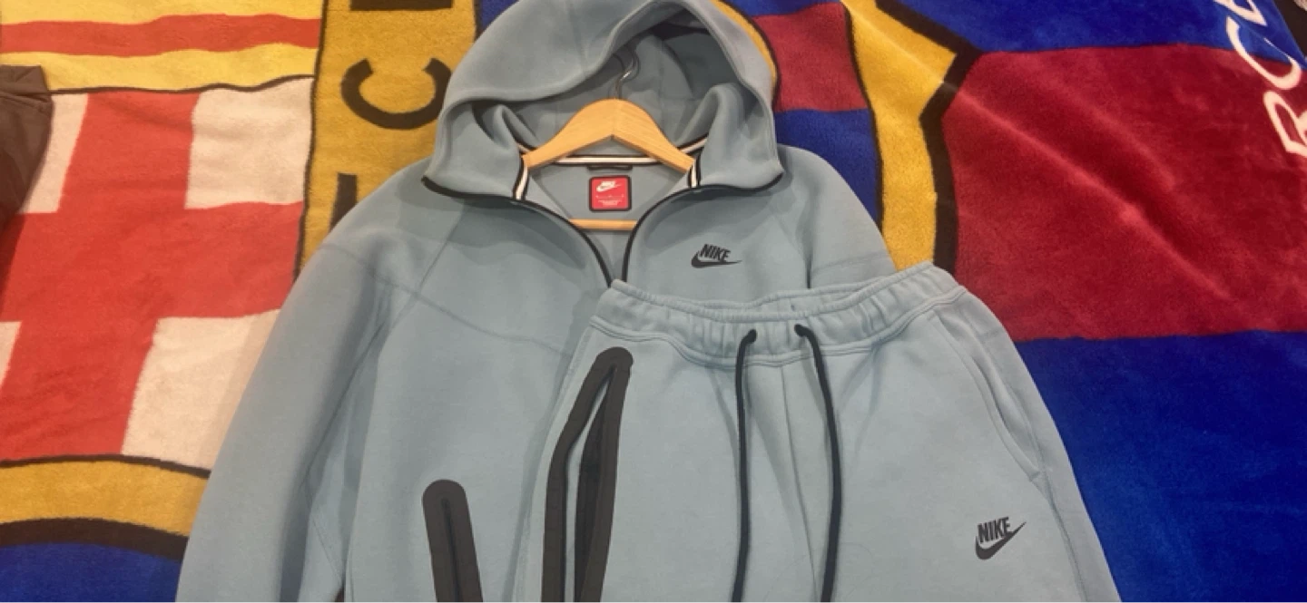 Nike Tech Fleece Hoodie and Pants Set