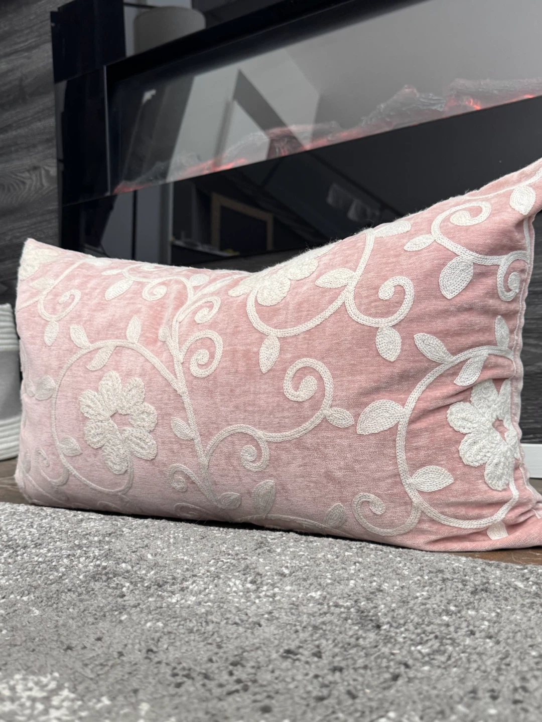 Pink & White Floral Lumbar Pillow - photo 4