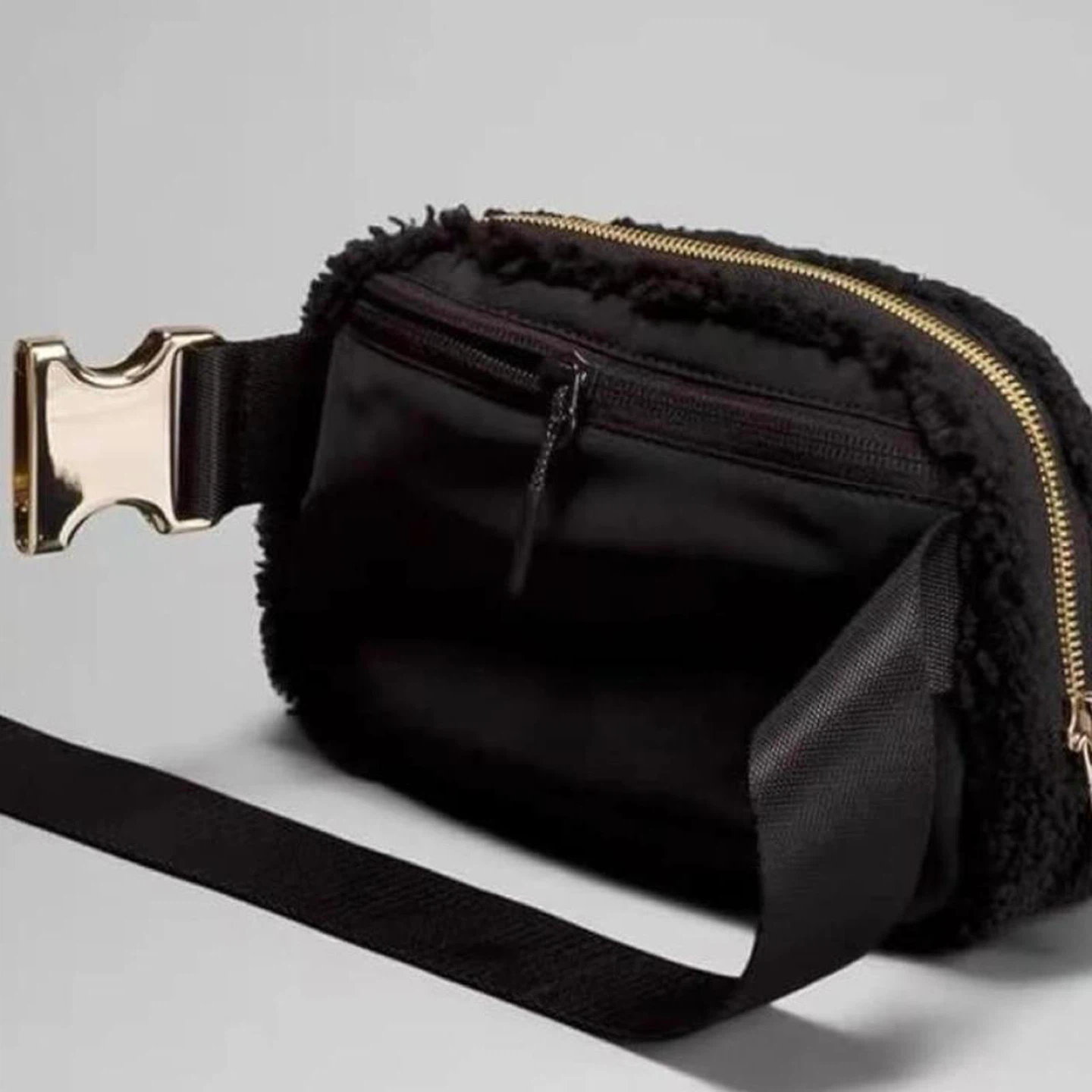 Lululemon Everywhere Belt Bag Black Fleece - photo 3