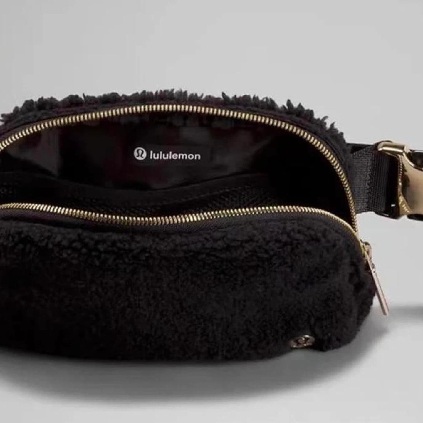Lululemon Everywhere Belt Bag Black Fleece - photo 2