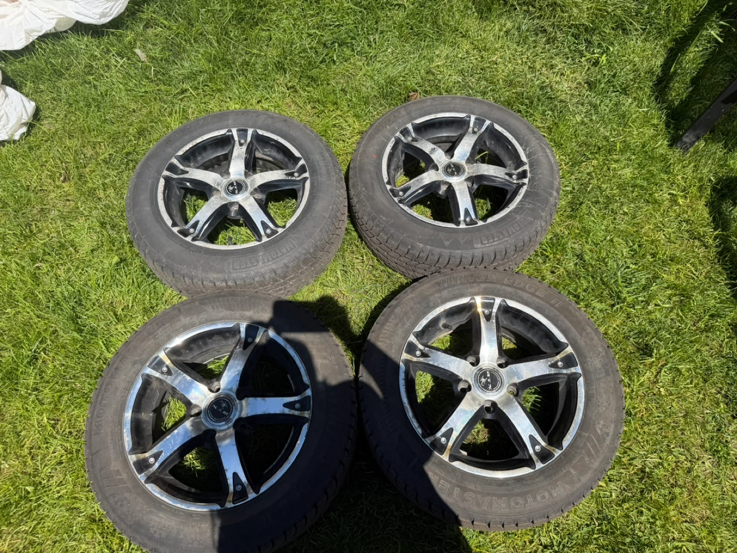 Set of 4 Alloy Wheels and Tires