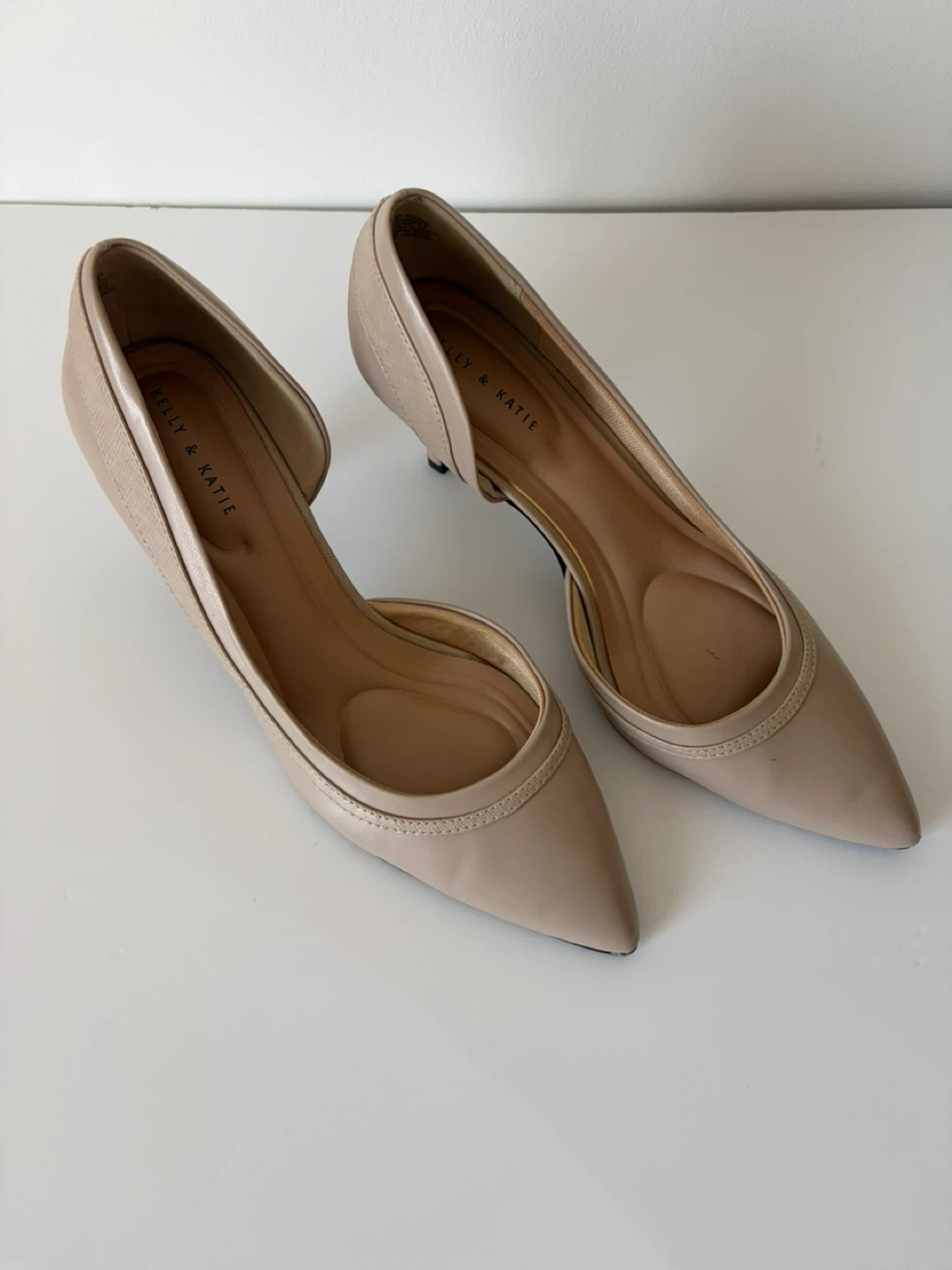 Kelly & Katie Tan D'Orsay Pumps - Size 9.5M