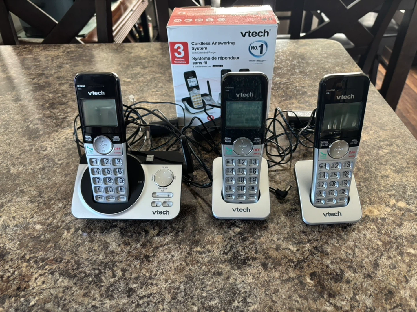 VTech Cordless Answering System with 3 Handsets - photo 2