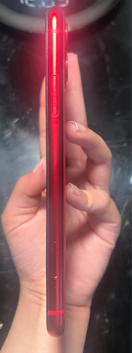 iPhone 11 - Red - photo 3