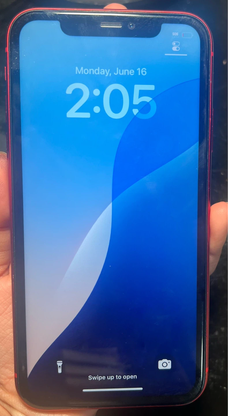 iPhone 11 - Red - photo 2