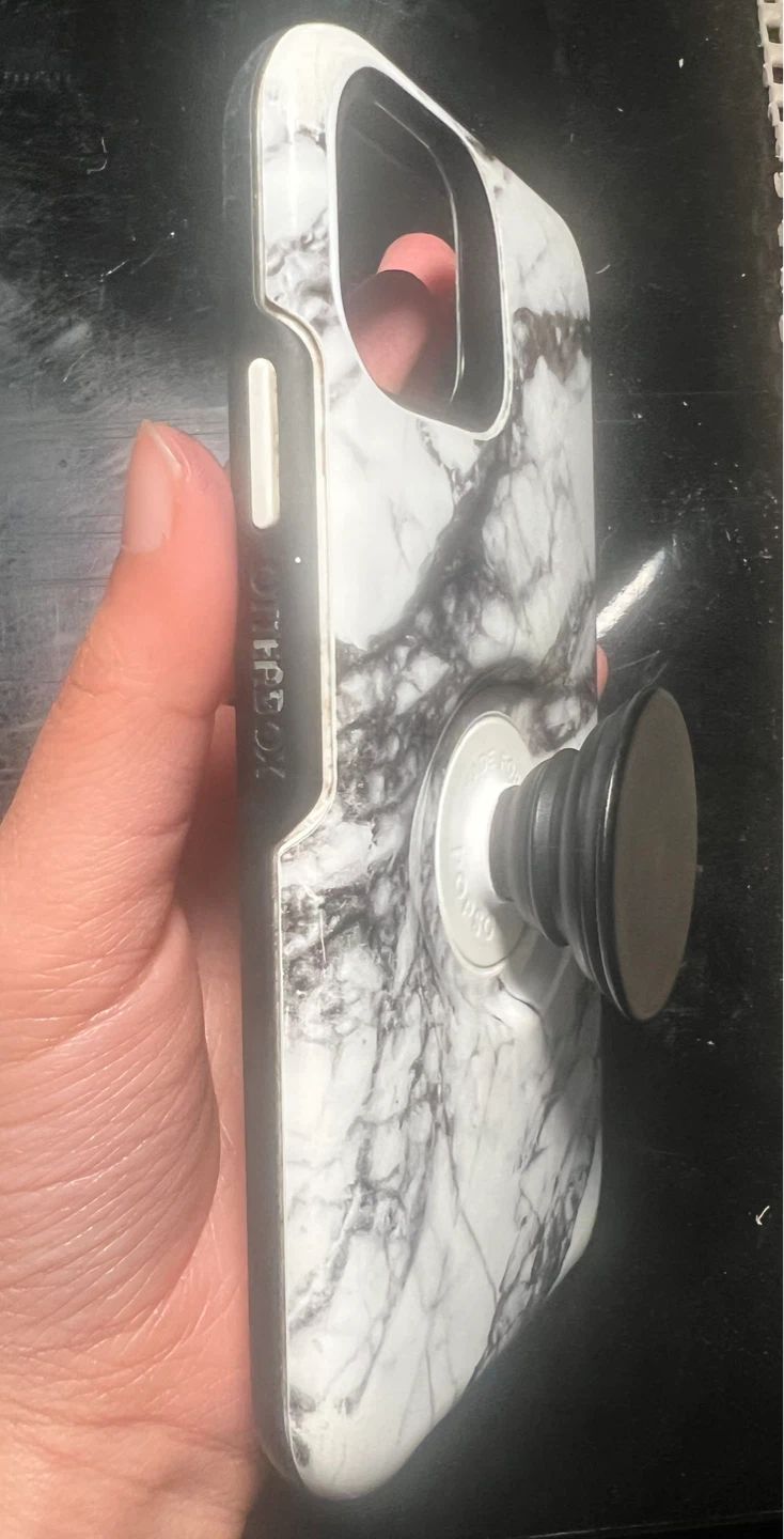iPhone 11 - Red - photo 5