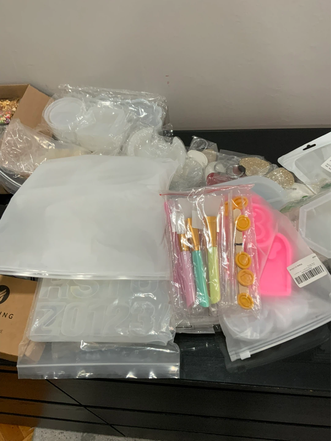 Resin Molds Kit with Alphabet, Numbers, and Glitter