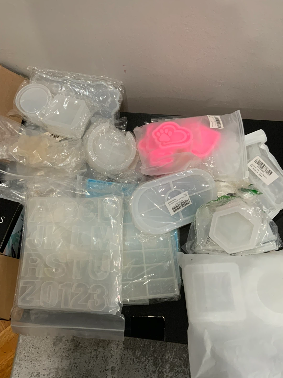 Resin Molds Kit with Alphabet, Numbers, and Glitter - photo 2