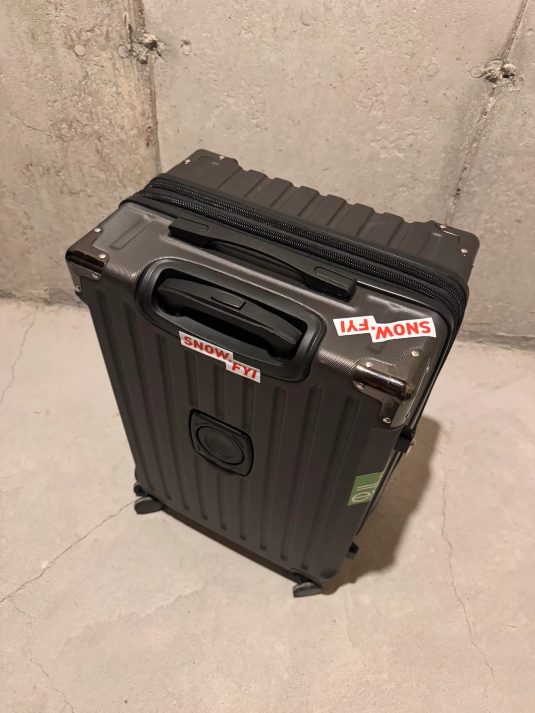 Grey Hardside Spinner Luggage 25‘’