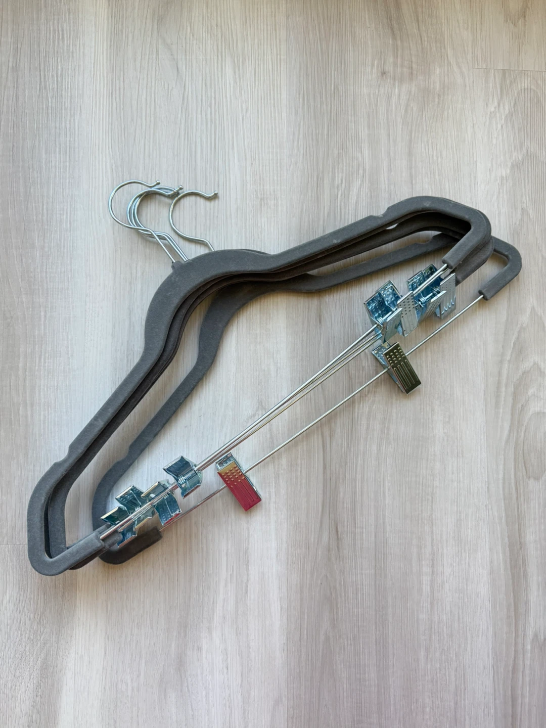 5 Velvet Skirt Hangers - photo 3