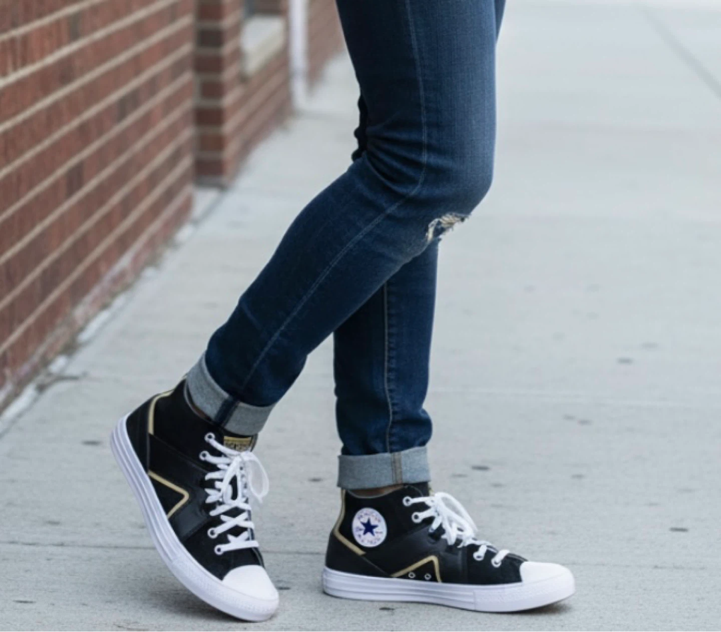 Converse All Star - sizes 6,5 men’s or women’s 7.5 unisex
