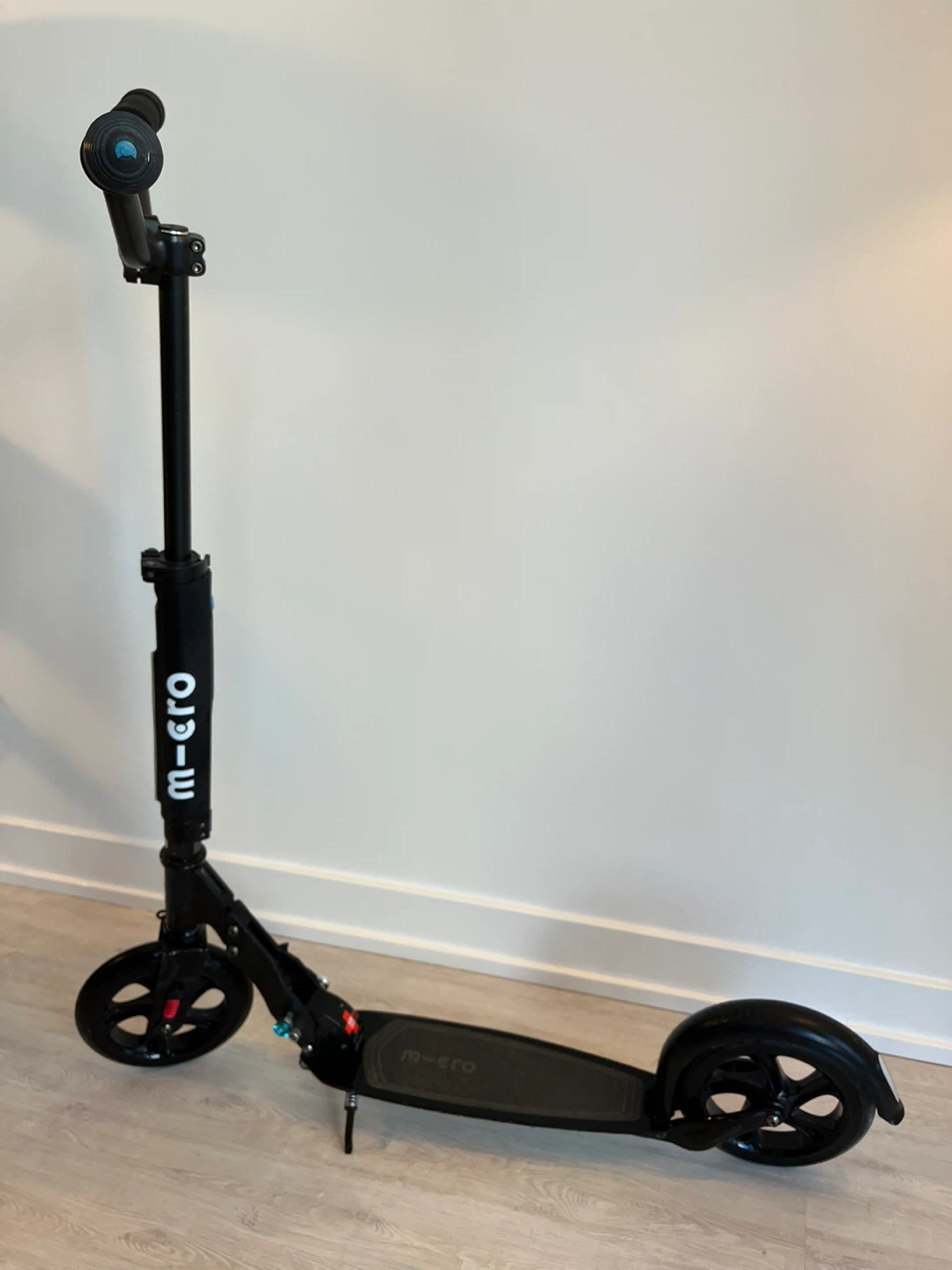 Micro Deluxe Scooter