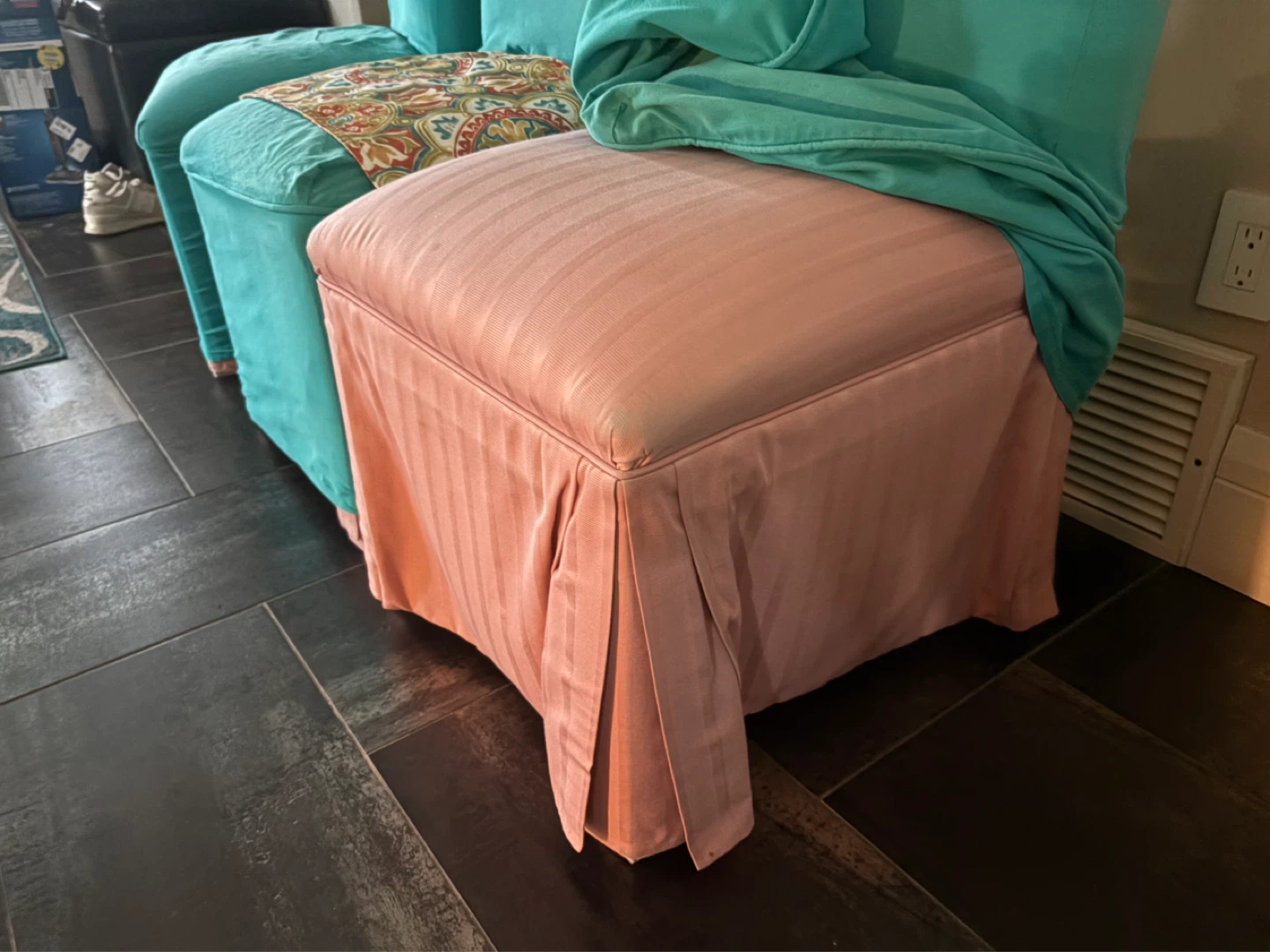 Set of 8 Teal Dining Chairs with Pink Accent Ottoman - photo 5