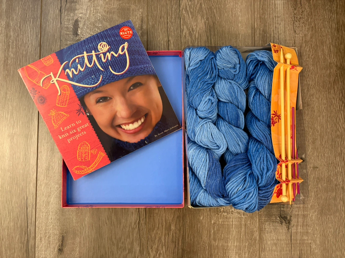 Klutz Knitting Kit with Yarn and Needles