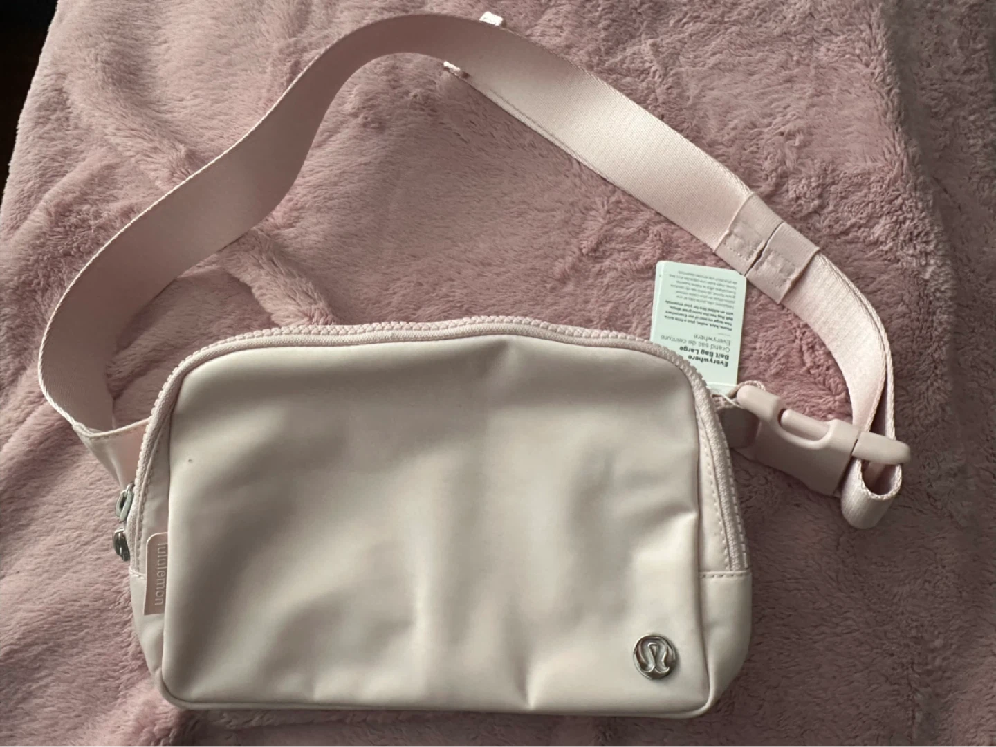 Lululemon Everywhere Belt Bag - Pink