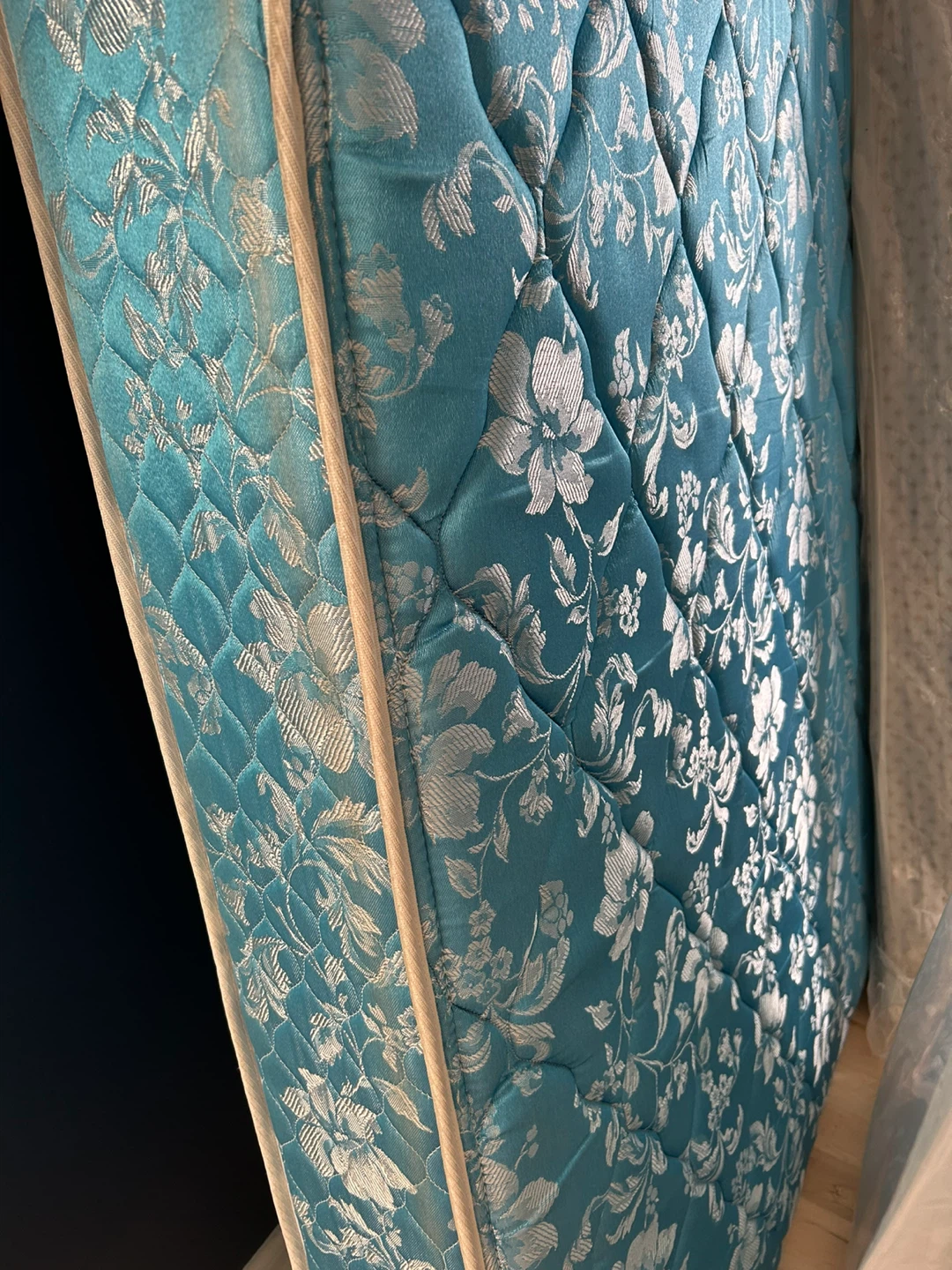 Queen sized Mattress - photo 3