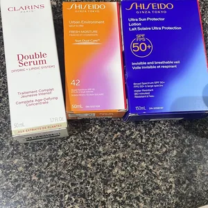 Clarins Double Serum, Sunscreens