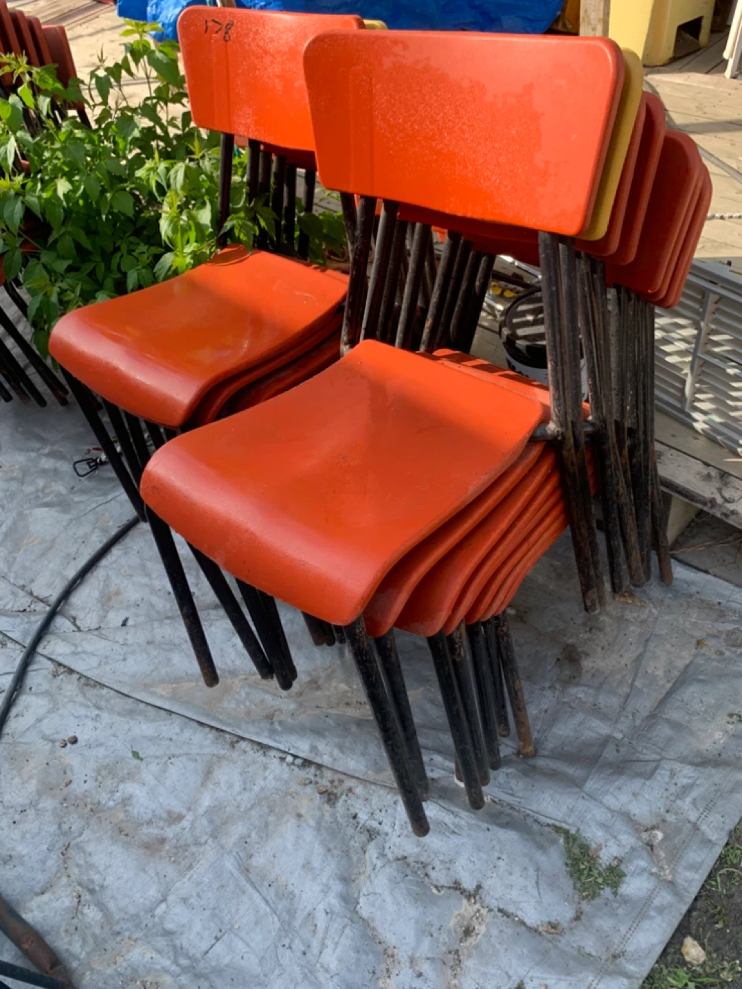29 STACKING CHAIRS