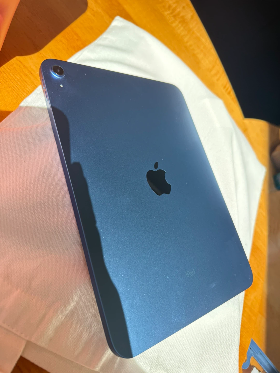 Apple iPad (10th Gen) 64 GB - Blue