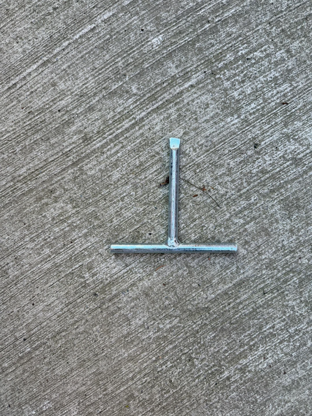 T-handle wrench and assorted chains - photo 3