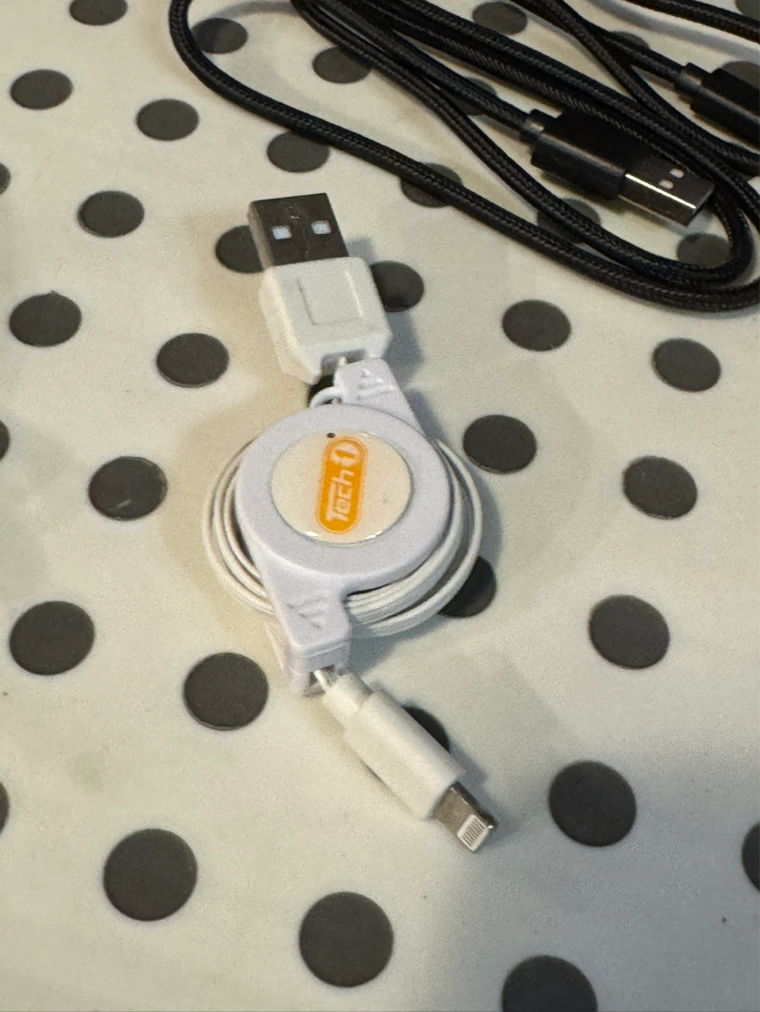 Assorted Charging Cables - USB-A to Lightning, USB-C - photo 2