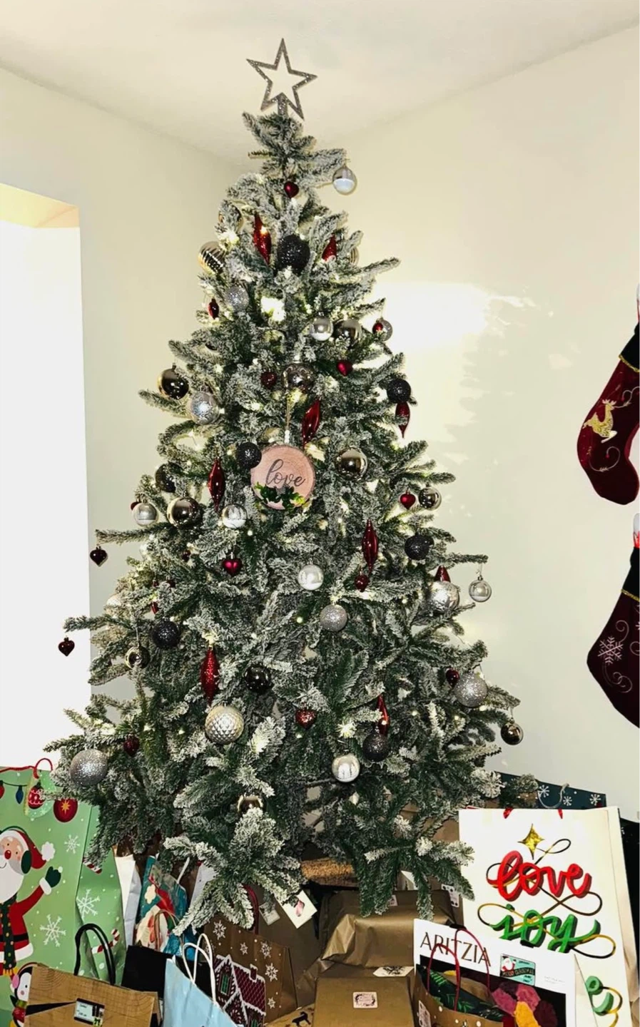 Arrojoki Artificial Flocked Christmas Tree (7')