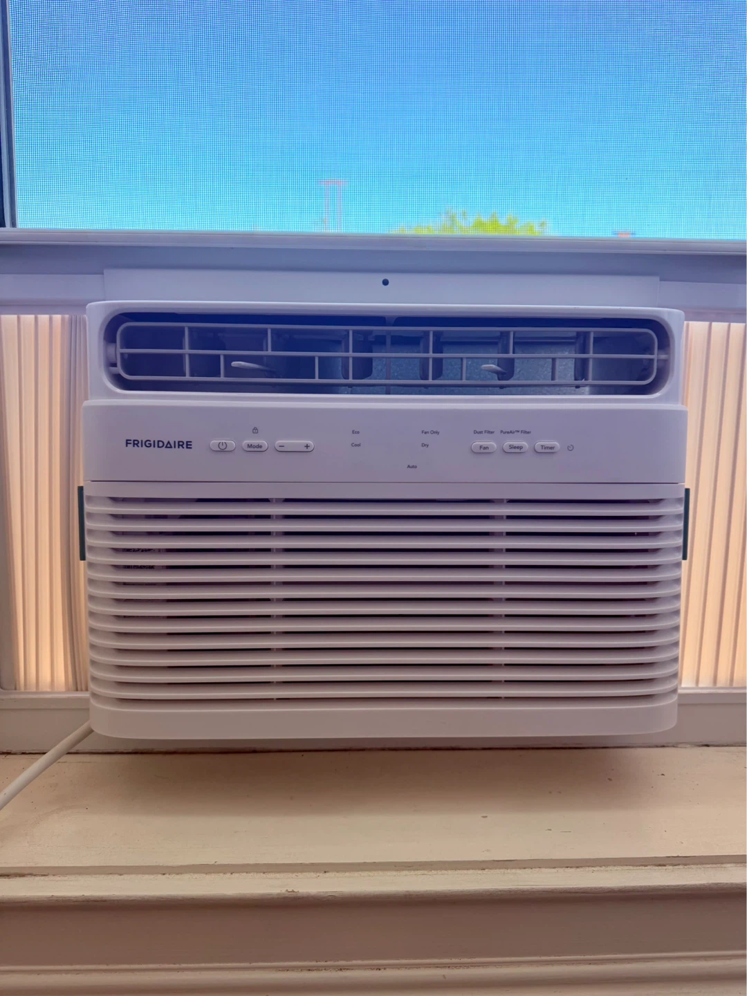 Frigidaire Window Air Conditioner - photo 4