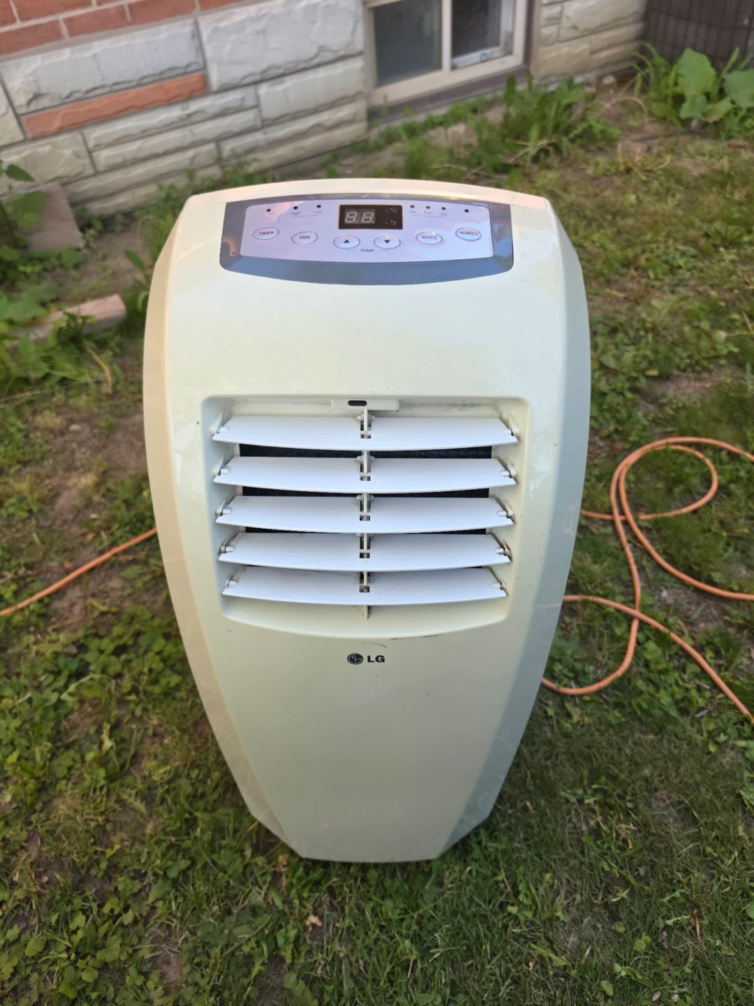 LG Portable Air Conditioner LP1013WNR - 10,000 BTU