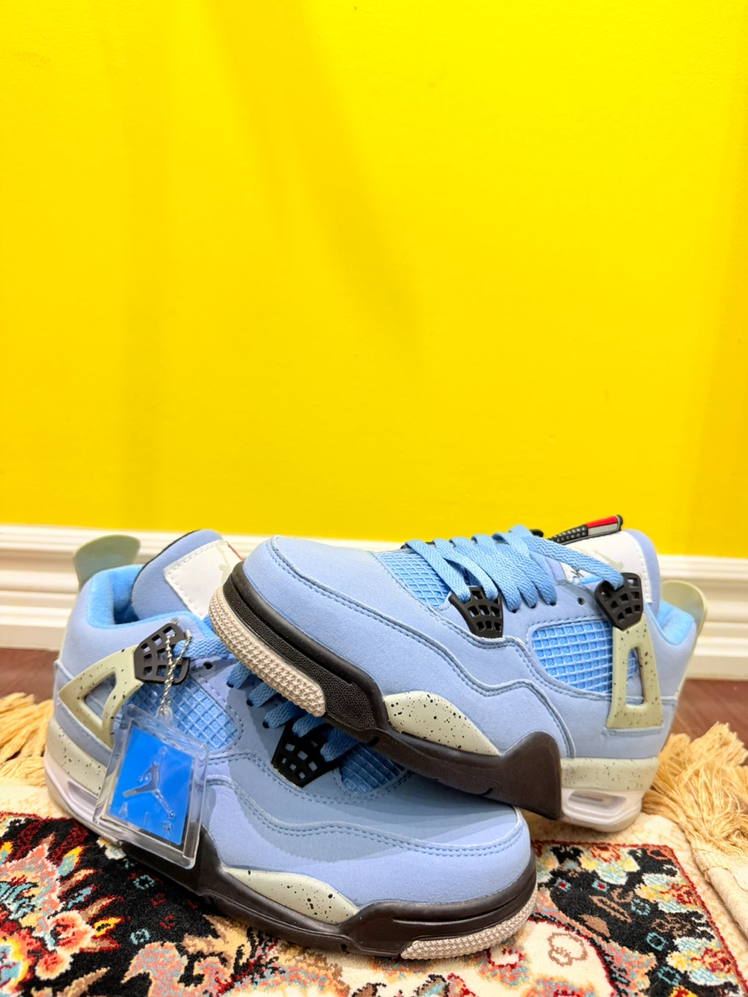 Air Jordan 4 "University Blue"