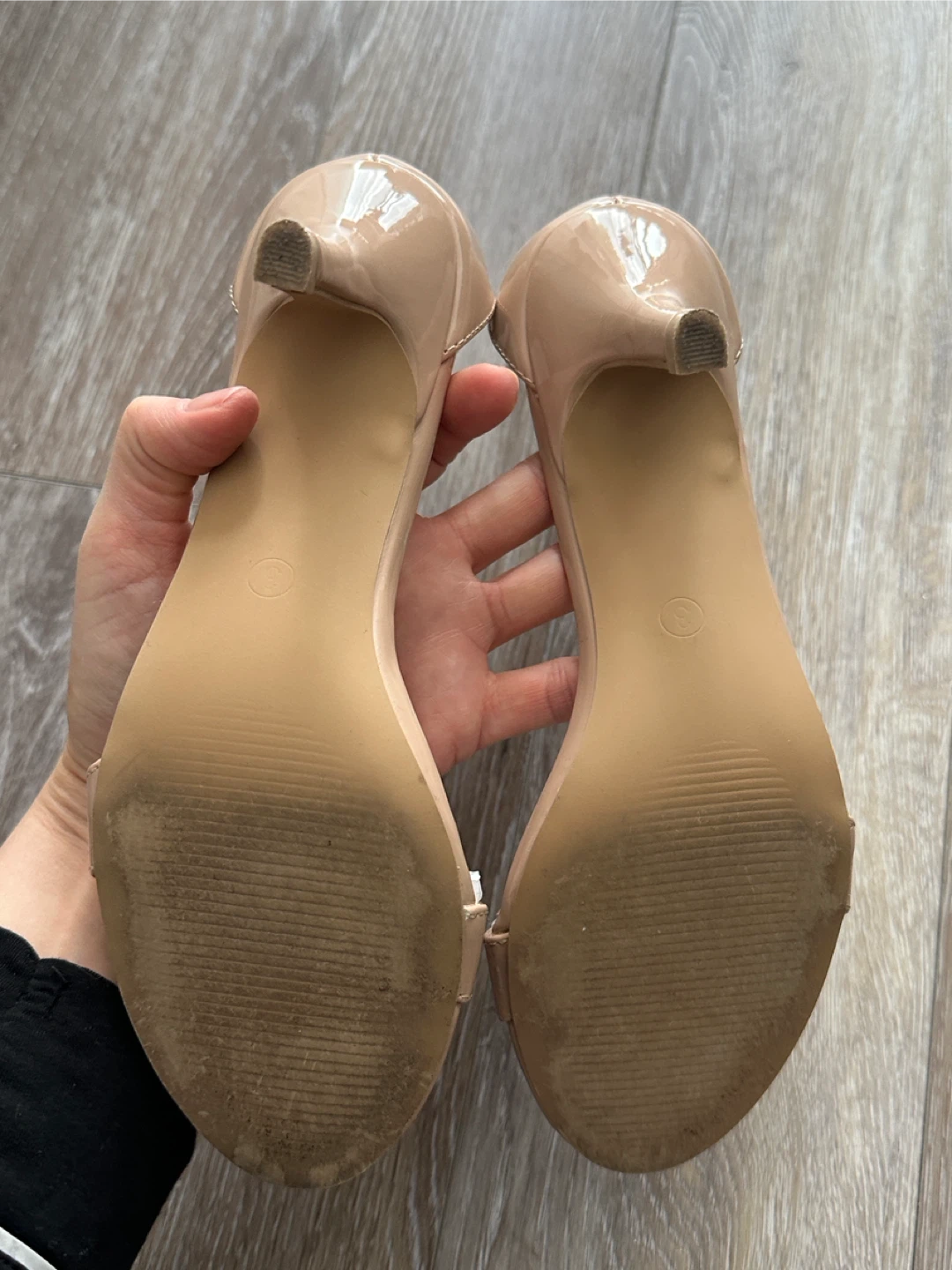 GLAMOROUS Beige Patent Heels Size 3 - photo 3