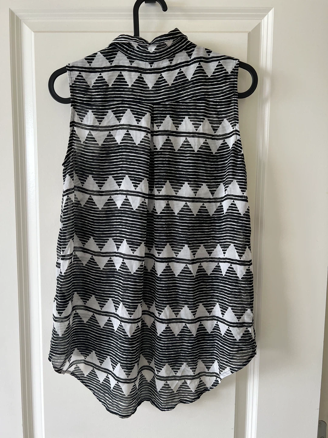 H&M Sleeveless Collared Blouse - Black and White Pattern - photo 2