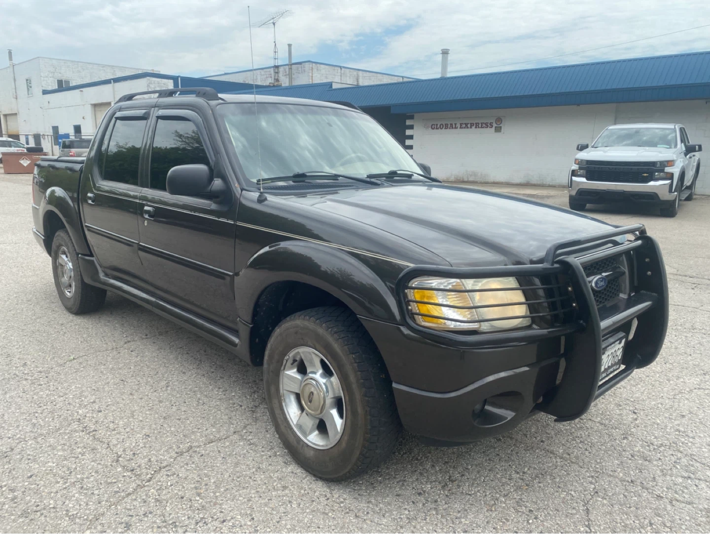 Ford Explorer Sport Trac XLT - photo 4