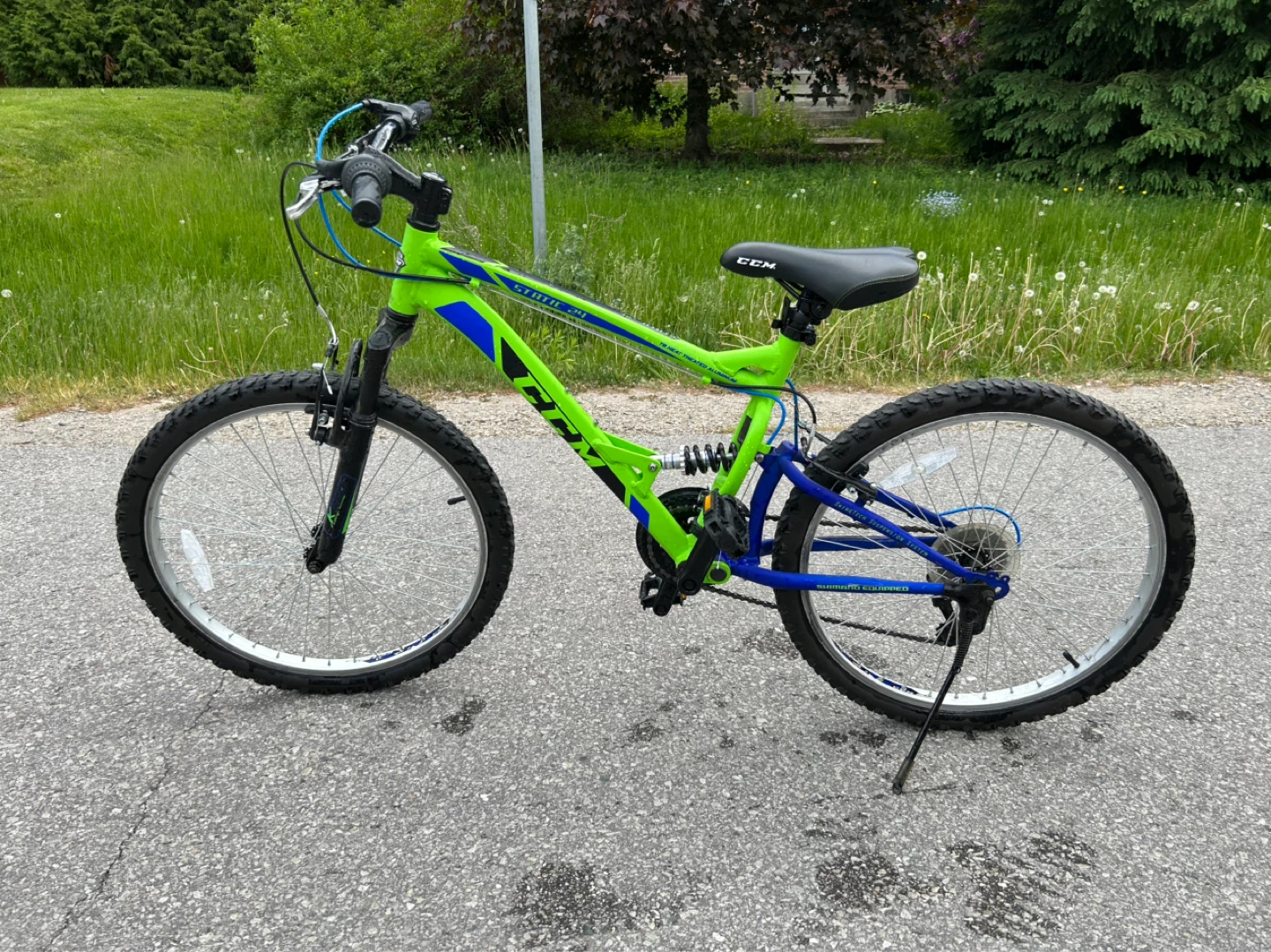 CCM Static 24" Dual-Suspension Mountain Bike