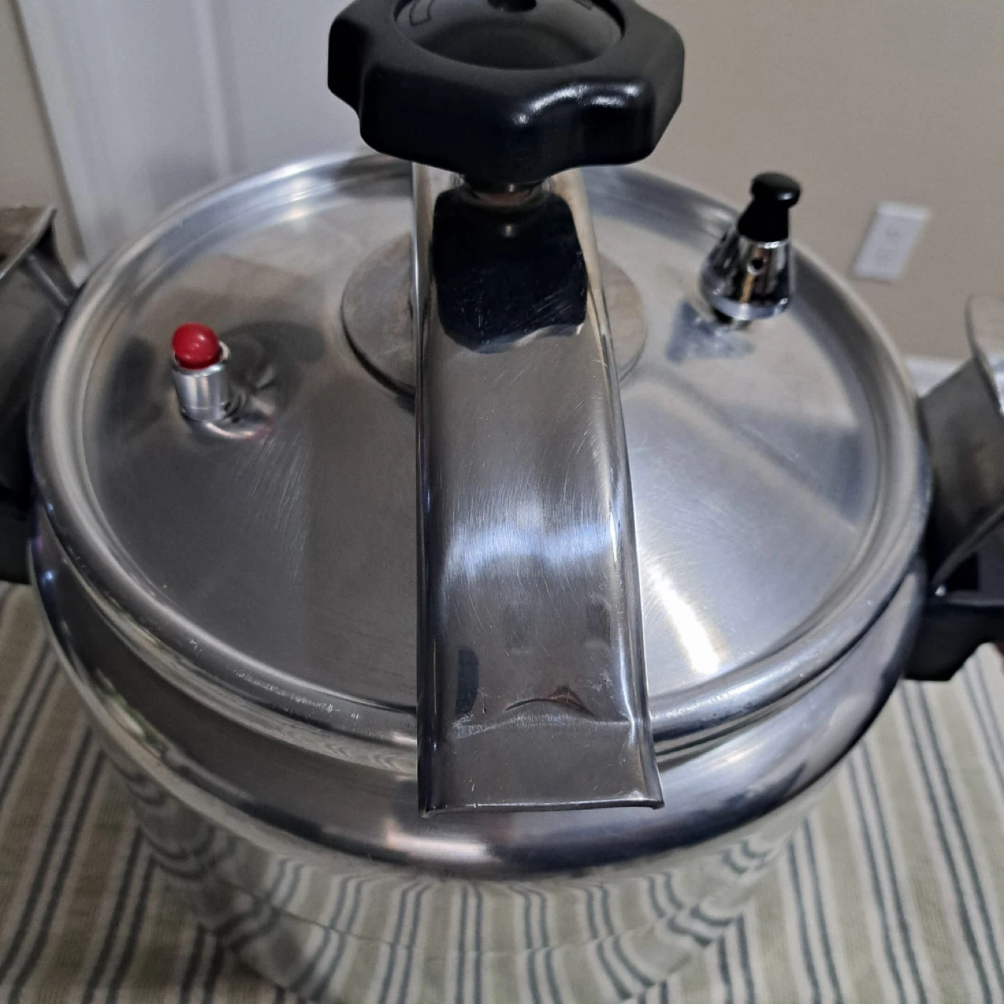 Stainless Steel Pressure Cooker - photo 2