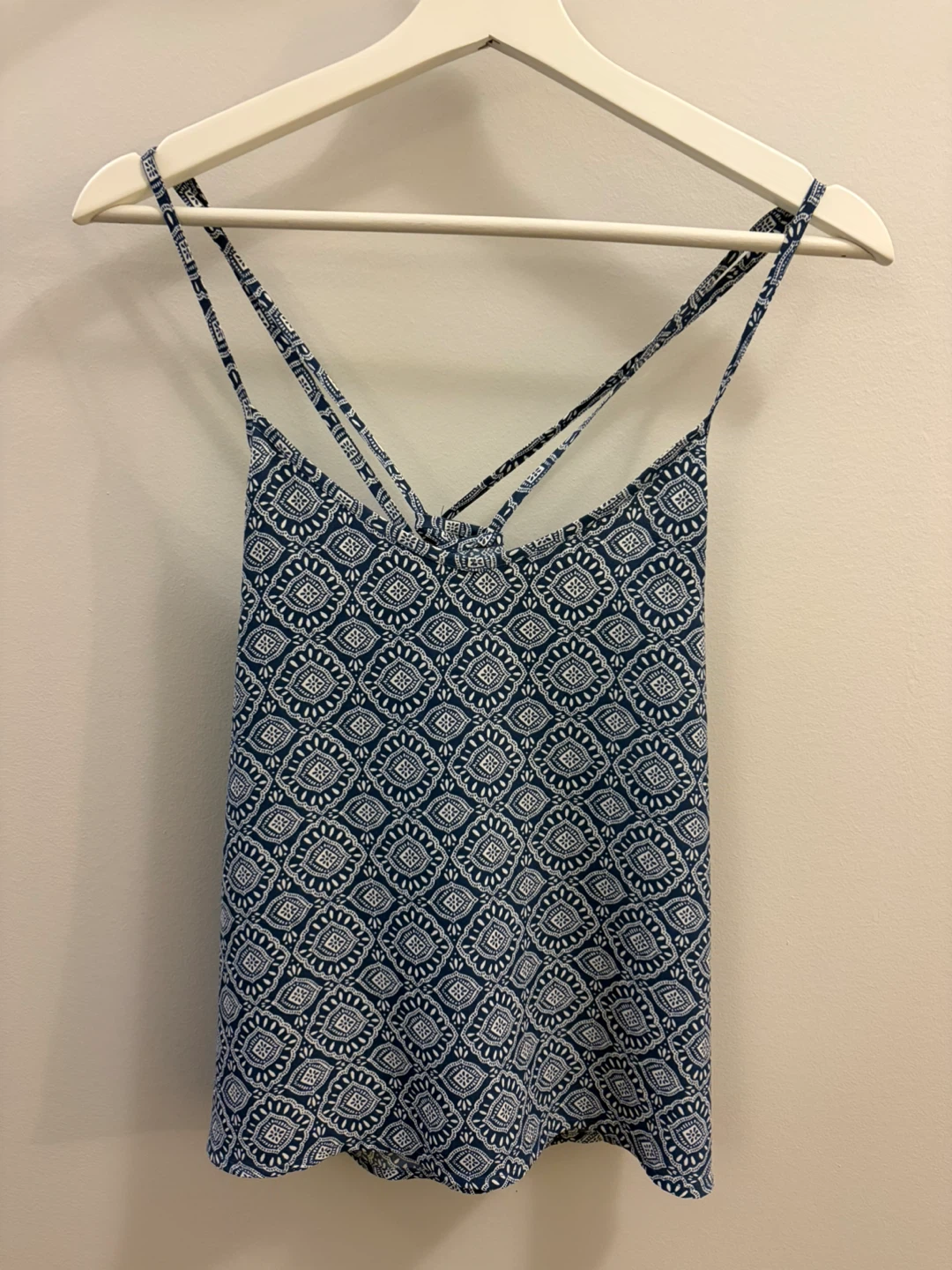 ✨ Classic Hollister Blue Geometric Print Tank Top