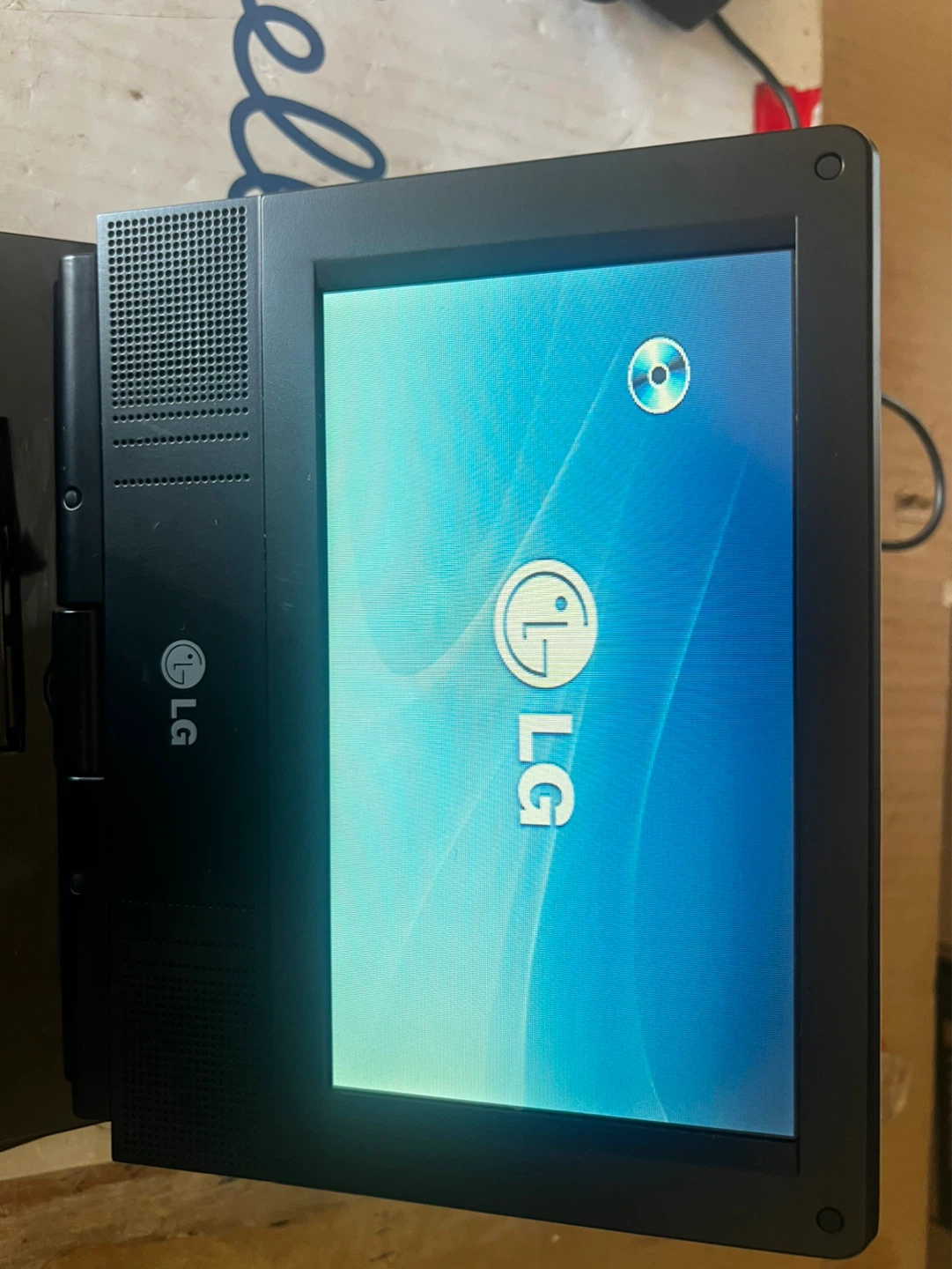 LG Portable DVD/CD Player LPA-837 - photo 2