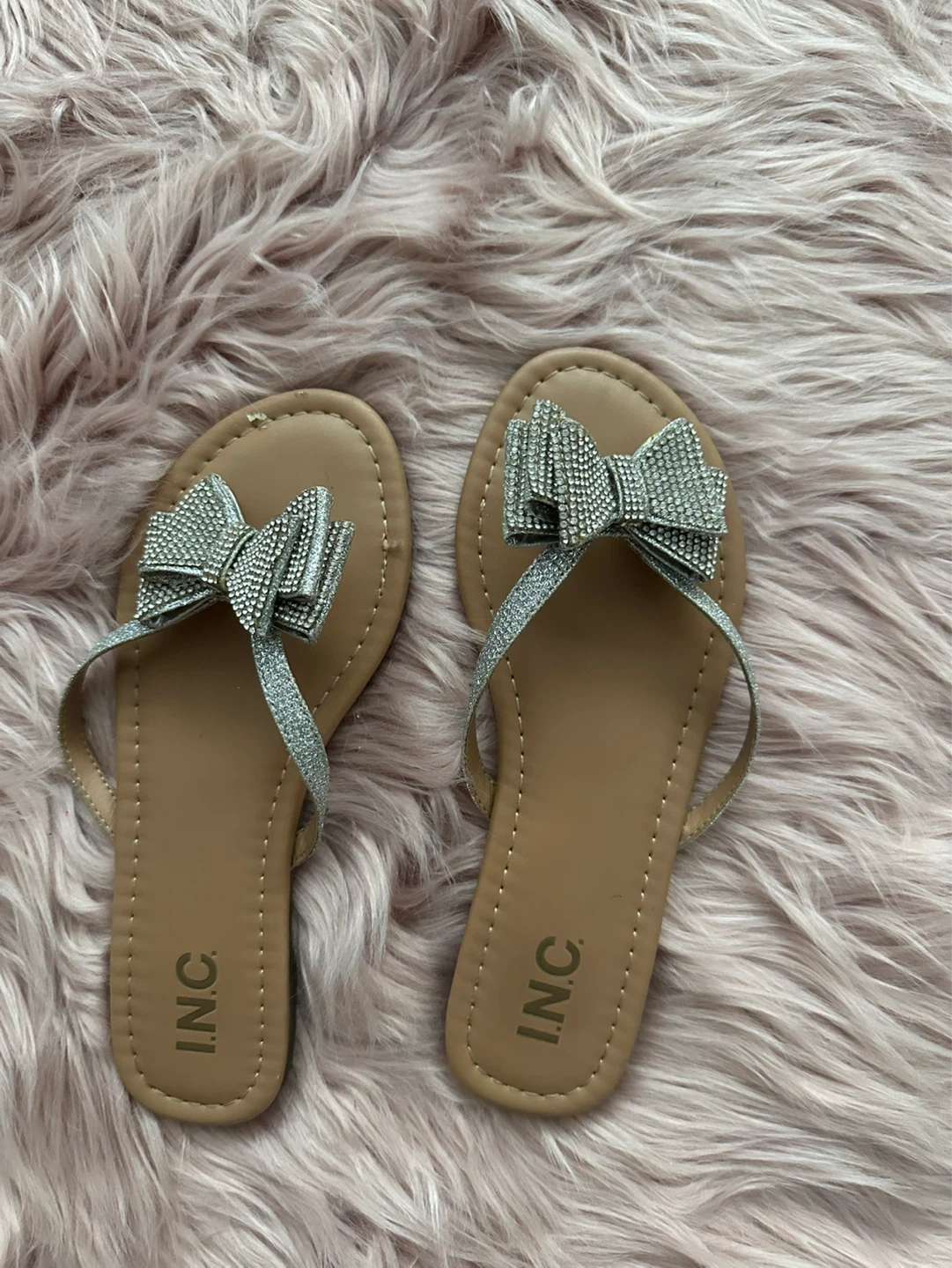 INC International Concepts Bow Flip Flops