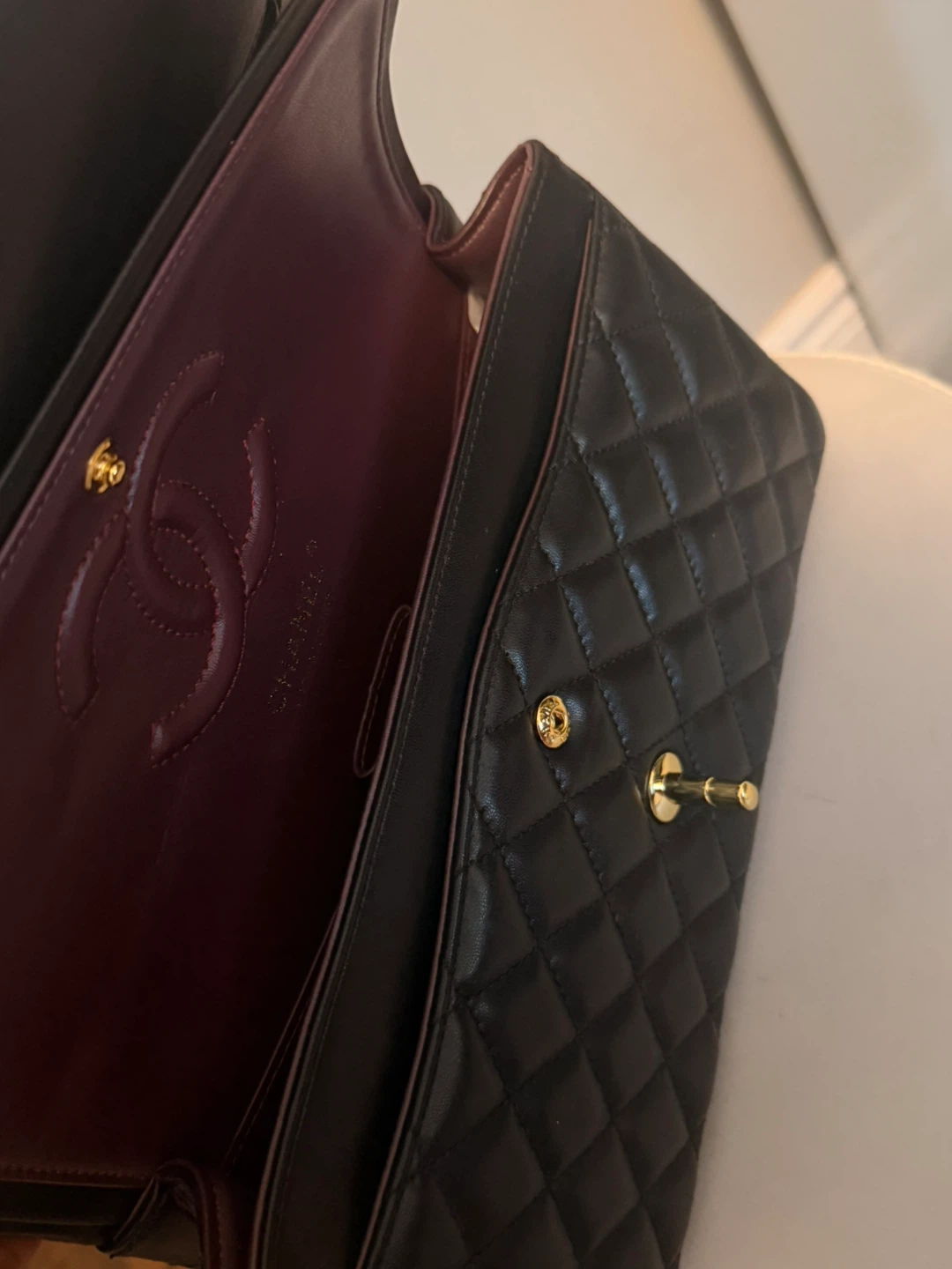 CHANEL Black Quilted Lambskin Classic Flap Handbag - photo 5
